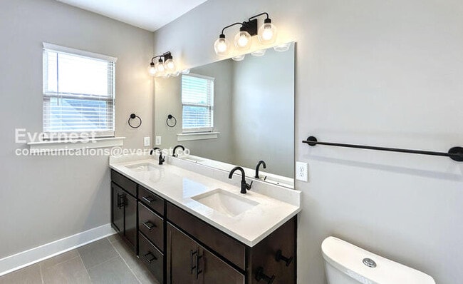 Photo - 208 Thompson Park Dr