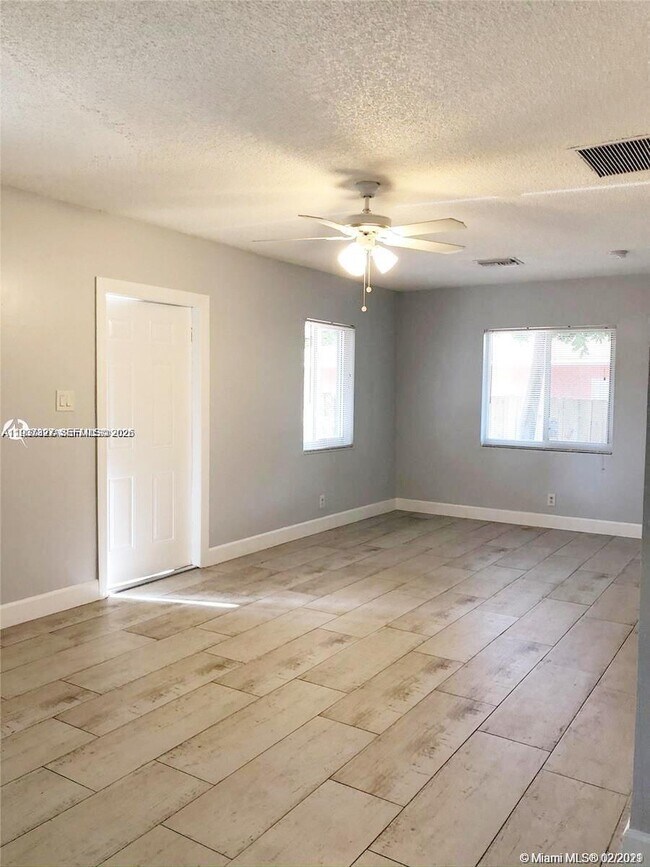 Photo - 1235 NE 3rd Ave Unit 1