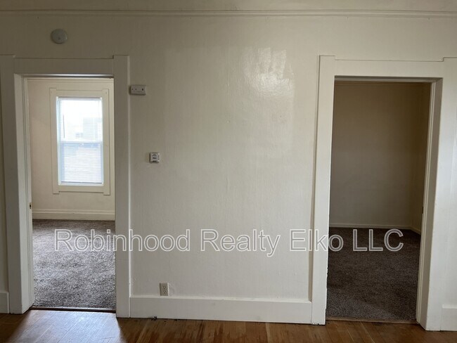 Photo - 570 Silver St