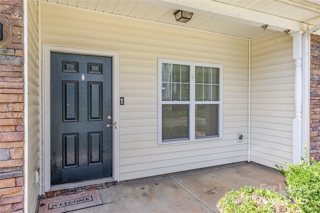 Photo - 205 Limerick Rd