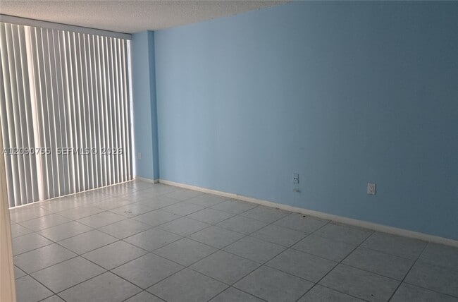 9341 Collins Ave Unit 903