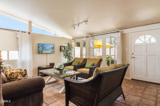 Photo - 207 Rossmore Dr