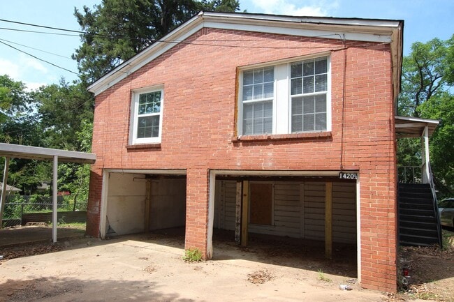 Photo - 1420 E Houston St Unit 1420 1/2 Houston- Garage Apt