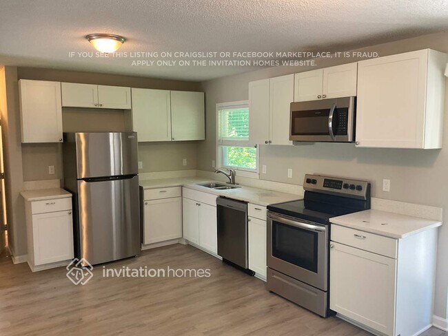 Photo - 1833 Rollingwood Dr SE