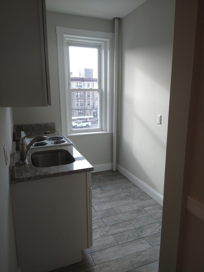 Photo - 10 Wadsworth St Apartments