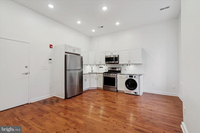 Photo - 5011 Germantown Ave