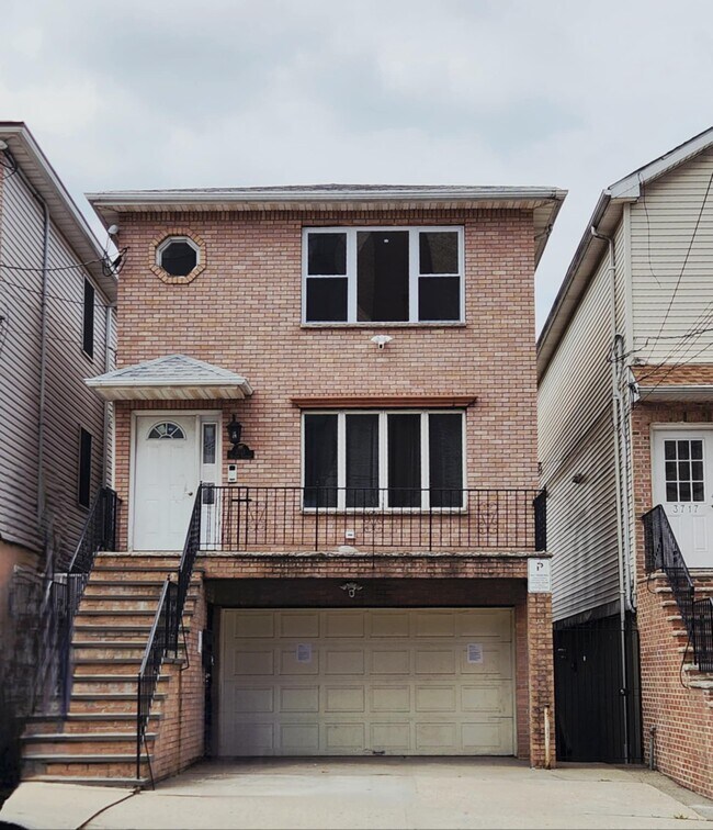 Building Photo - 3713 Bergen Tpke Unit 2