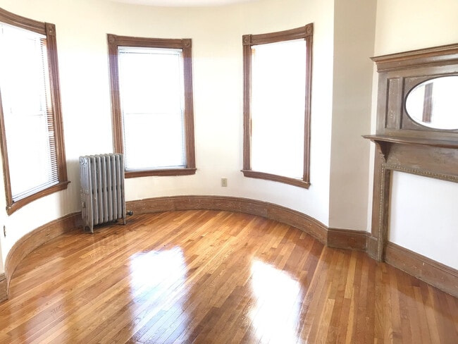 Photo - 336 Centre St