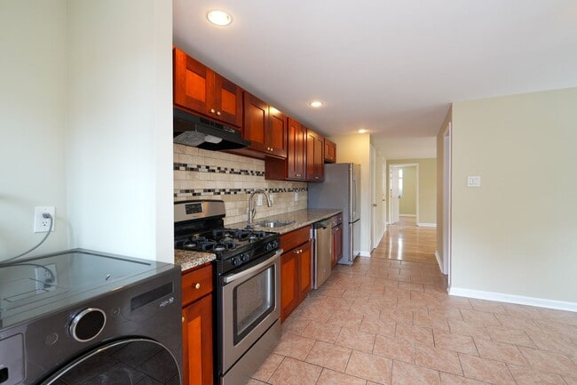 Photo - Passyunk Area great one bed with patio