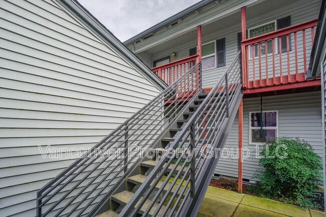 Building Photo - 4000 NE 109th Ave Unit m150