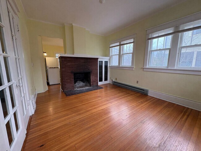 Photo - 908 E Washington St Unit #01