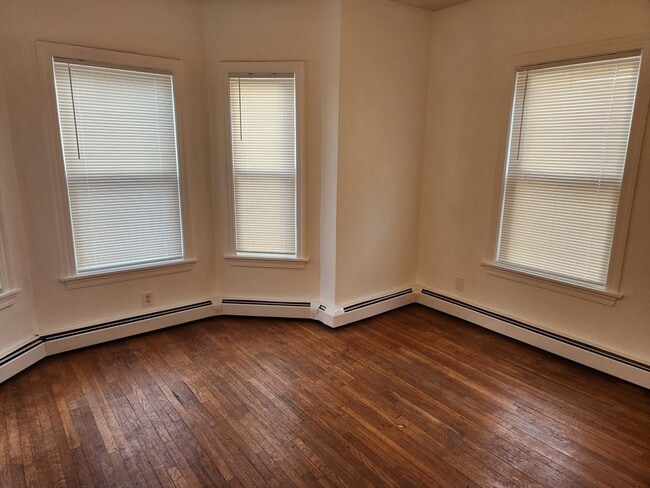 Photo - 107 Hollingsworth St Unit 01