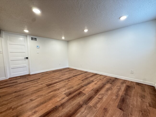 563 Denver St Unidad 1