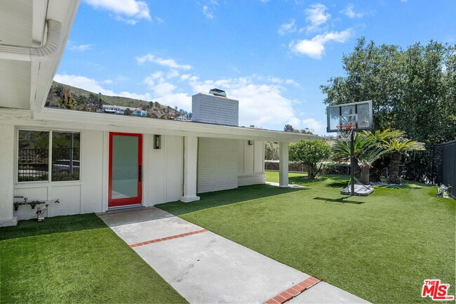 Photo - 1300 Bienveneda Ave House