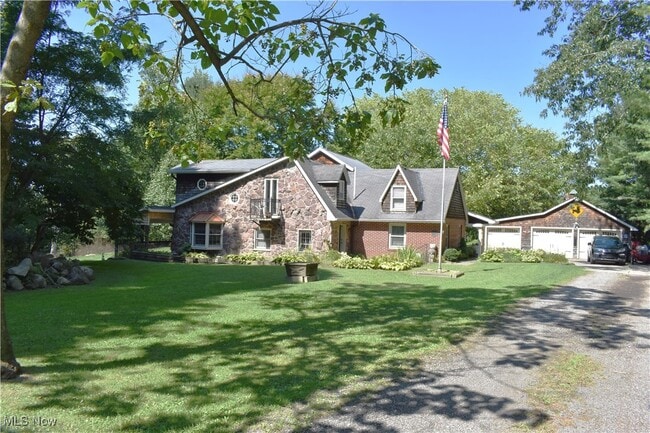 Building Photo - 2071 Dewey Rd