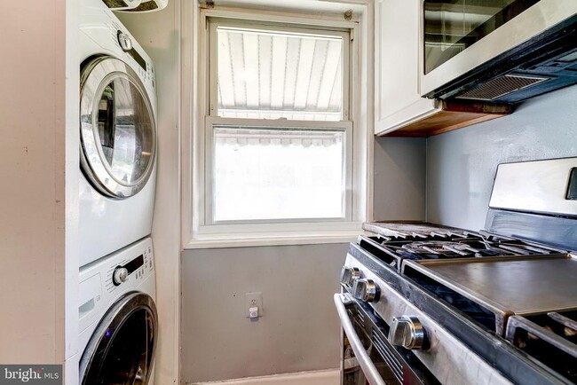 Photo - 715 N George Mason Dr