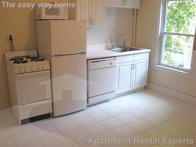 Building Photo - 33 Chester St Unit #2R