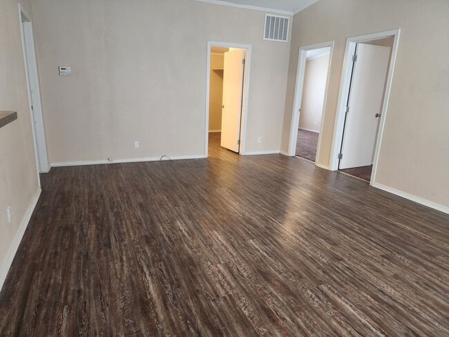 Photo - 333ELimeSt Unidad B