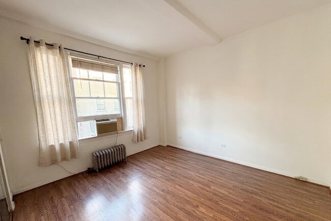 Photo - 140 W 71st St