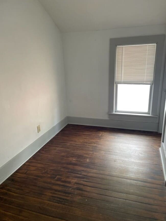 Photo - Downtown 3bd/1ba Duplex