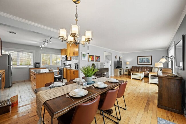 Photo - 8212-8298 98 Ave NW Unit SI ID1340544P