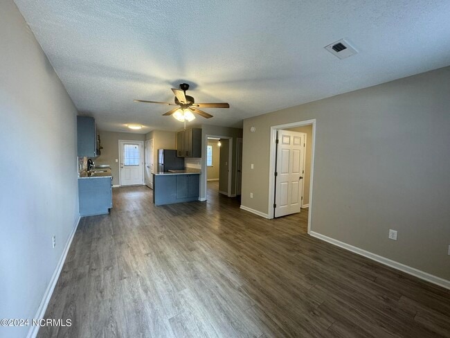 Building Photo - 2203 Hurt Dr Rental