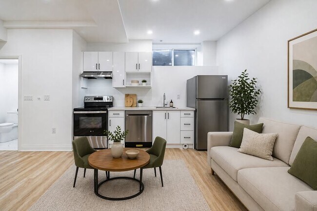 Building Photo - 11 Craig Cres Unit Designer 2 Bed 2 Bath in Leaside