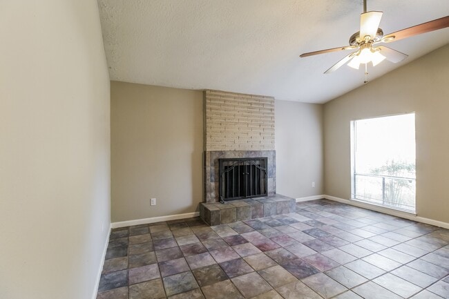 Photo - 4427 Ravine Dr