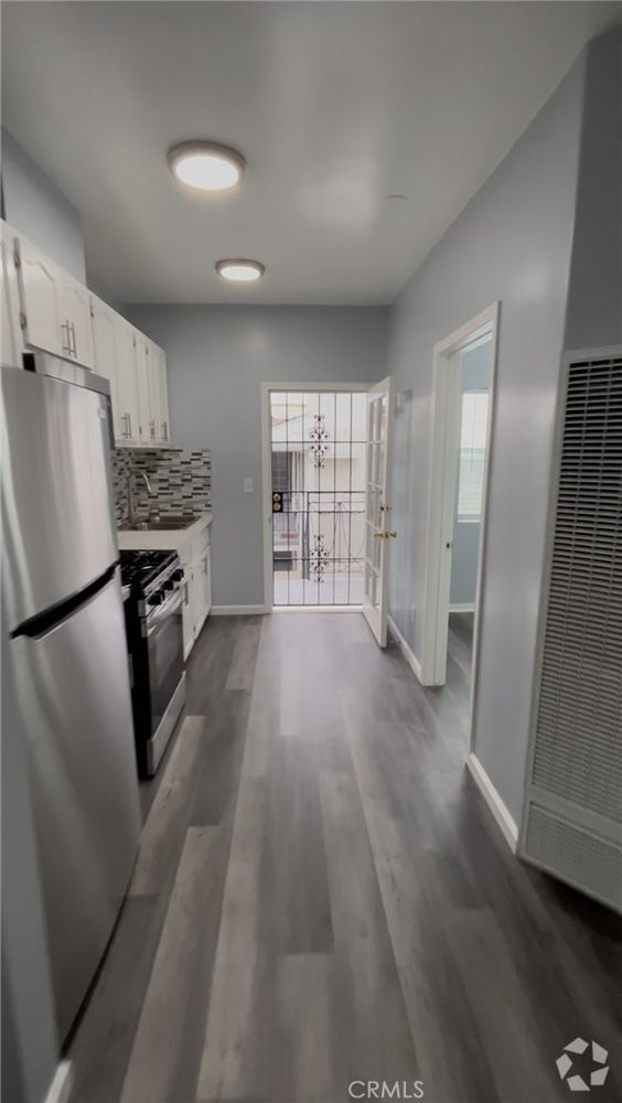 Building Photo - 1032 Normandie Ave Unit 202-202 Rental