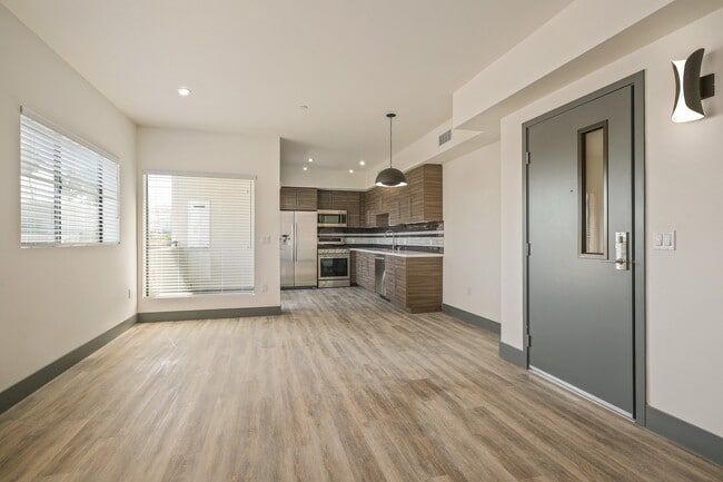 Photo - 3743 Midvale Ave Unidad 301