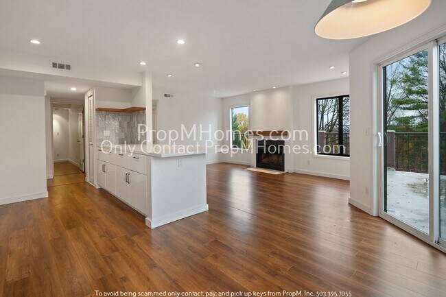 Discover Urban Elegance in Goose Hollow! - Discover Urban Elegance in Goose Hollow! Unit 204