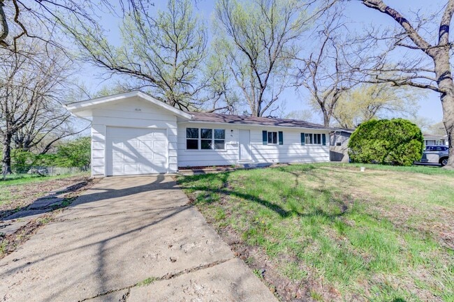 Photo - 49 Forestwood Dr