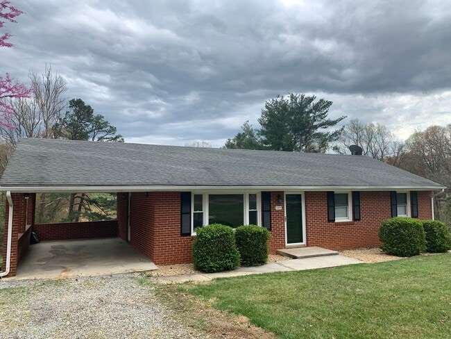 Photo - Brick Ranch House In Bedford