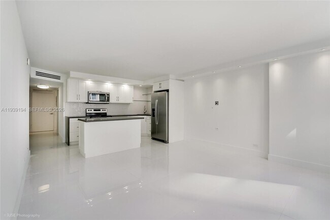 Photo - 6039 Collins Ave Unit 1222