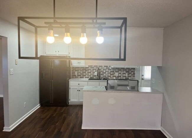 Photo - 123 Chadwyck Cir