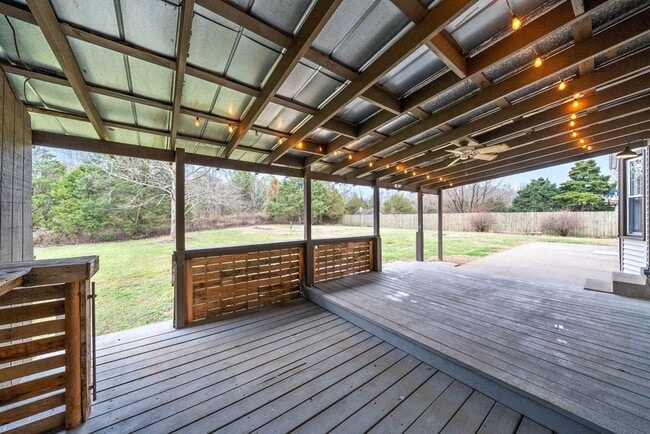 Photo - 803 Merritt Lewis Ln
