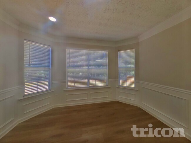 Photo - 12513 Lakeside Pkwy