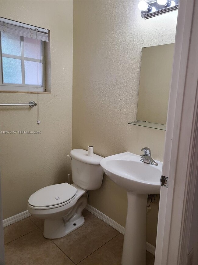 Photo - 3071 Riverside Dr