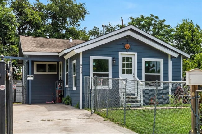 Photo - 9413 Clinton Dr