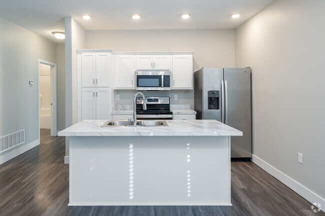 1BR, 1BA - 681SF Kitchen