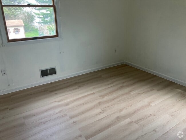 Building Photo - 4 Still Pond Way Rental