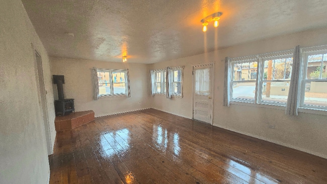 Photo - 523 Agua Fria St