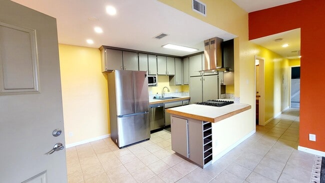 Building Photo - 31200 Landau Blvd Unit 608 Rental