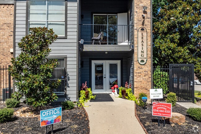 Leasing Office Entrance