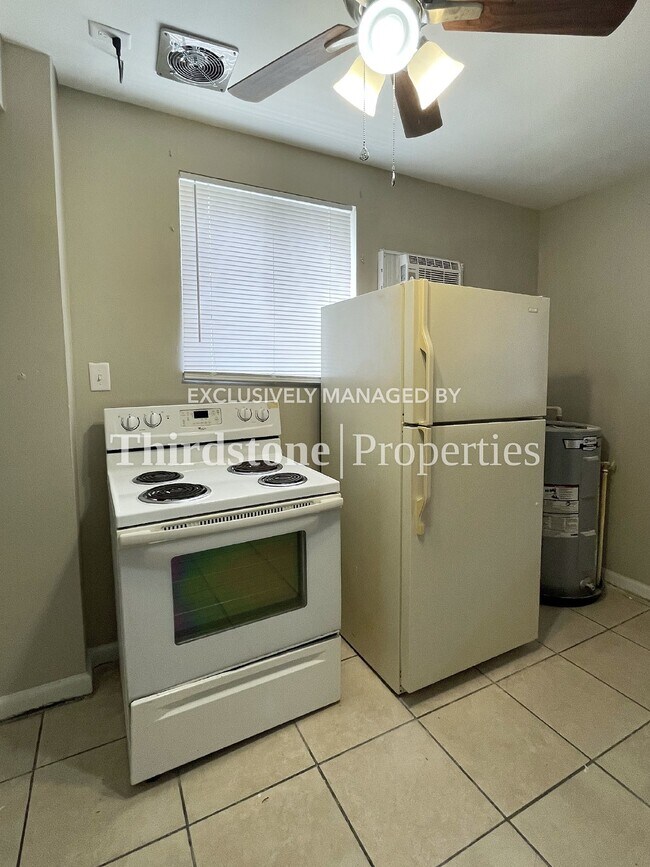 316 E 19th St Unit B