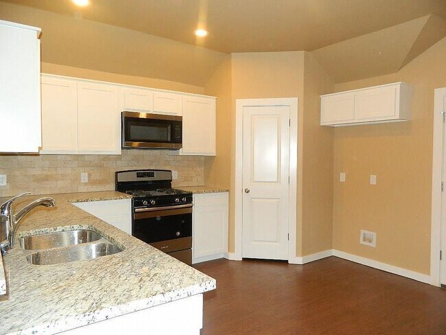 Photo - 1025 Creek Side Dr