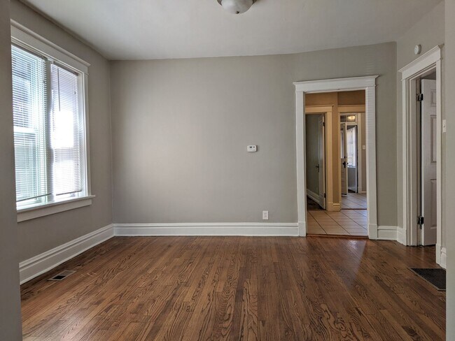 4139 Pennsylvania Ave Unit 1FL