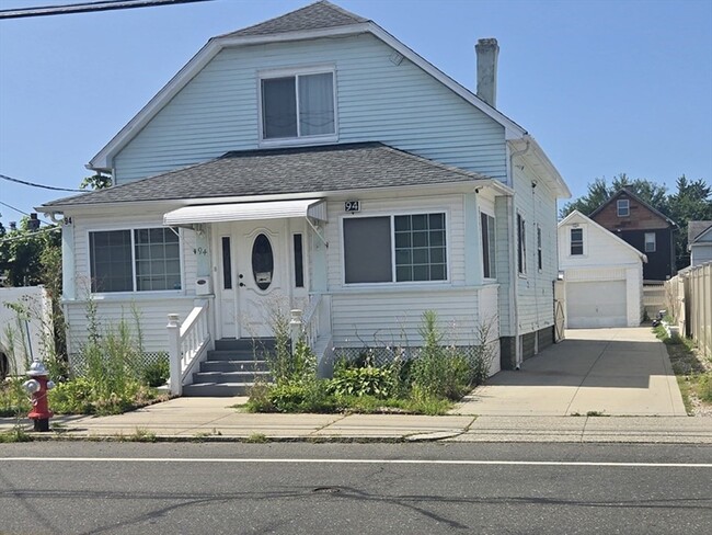 Building Photo - 94 Baldwin St