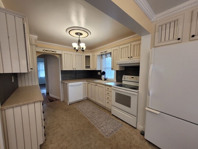 Photo - 866 Starr Ave