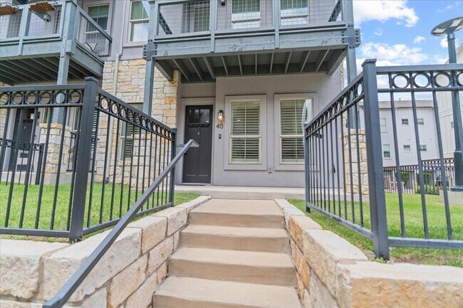 Photo - 2520 Bluebonnet Ln Unit 40